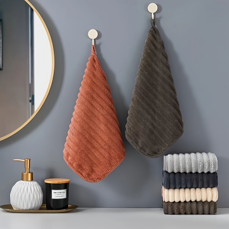吊り下げループ付きストライプハンドタオル5枚セット、柔らかく - Zara Home Bathroom のレビューと価格